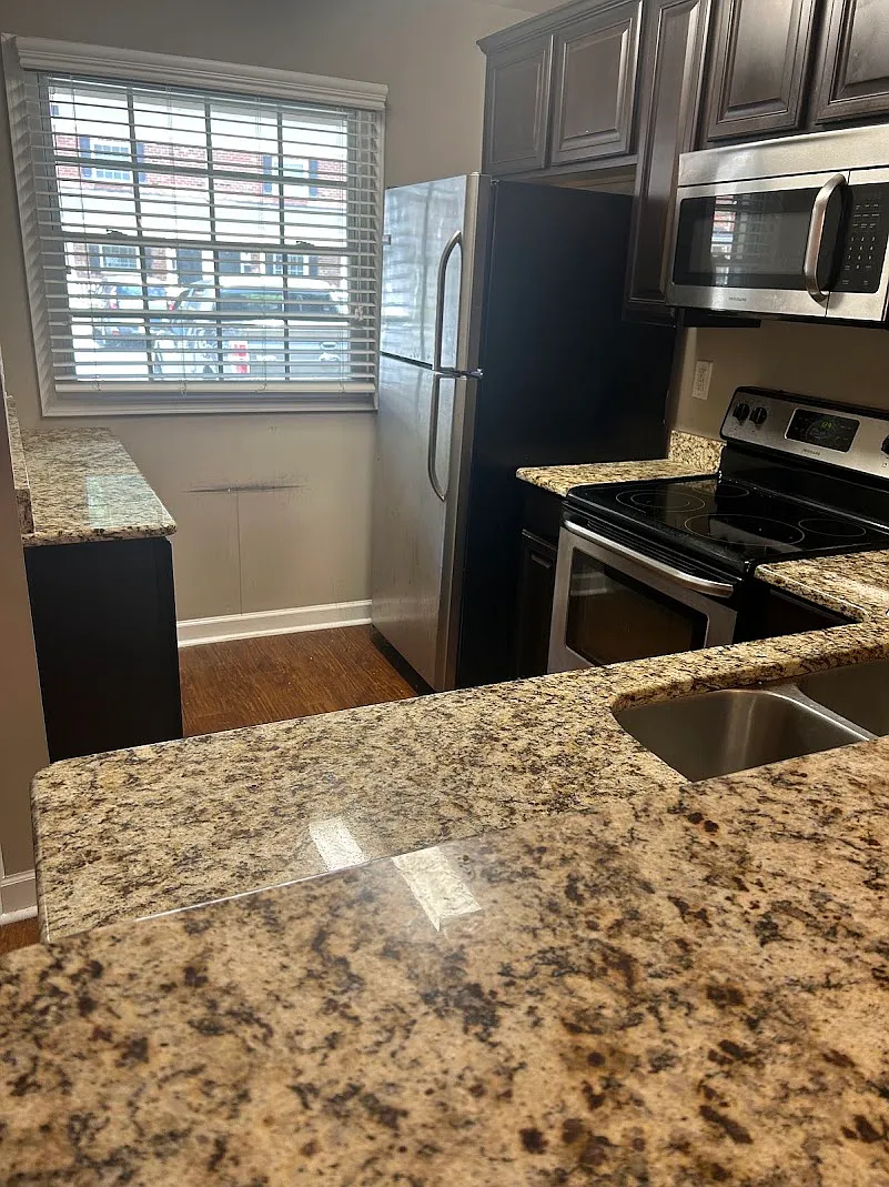2 bed, 1.5 bath, 896 sqft, $1,785 — Photo 4