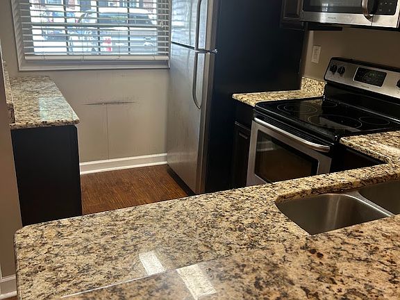 4th image of 1213 Green Oaks Ln #1211B-1211G-1213E