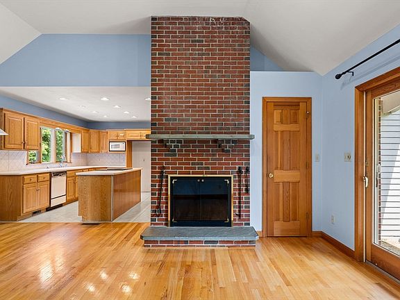5th image of 33 Coventry Ln