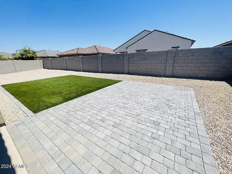 43691 W Yucca Ln — Photo 19