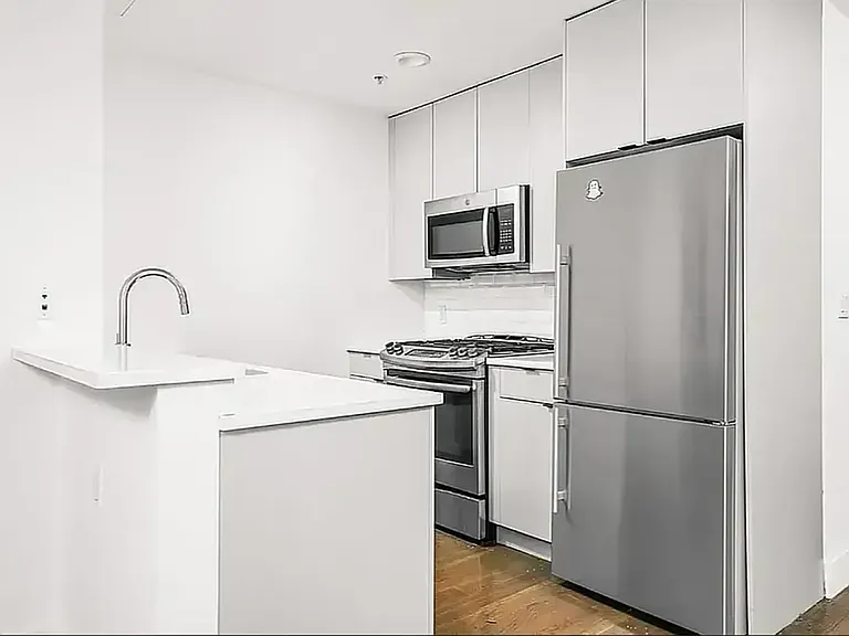 155 Attorney St #5F — Photo 4