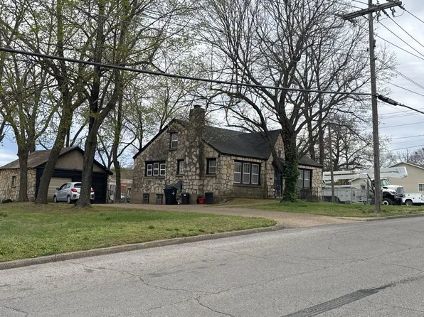 616 W 1st St, West Plains, MO 65775