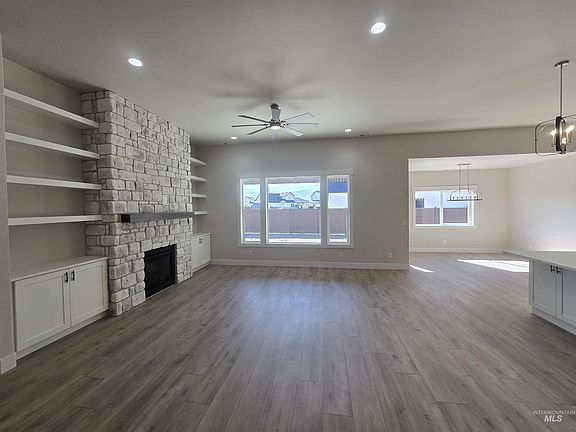 5th image of 1577 Tule Dr