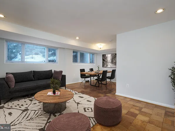 2400 41st St NW APT 214, Washington, DC 20007