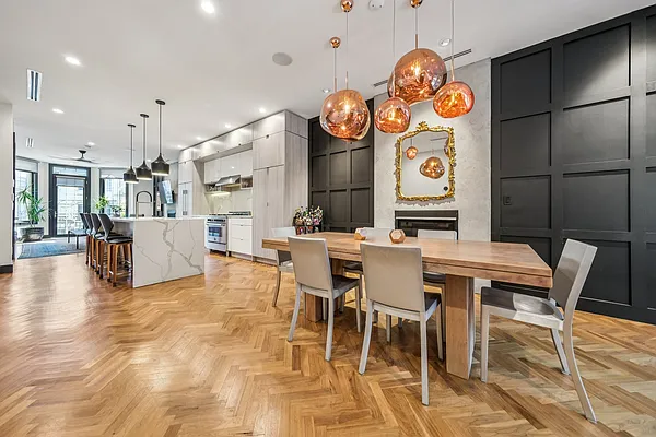 Sold by Compass | media 1