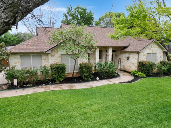 267 Meadowlakes Drive, Meadowlakes, TX 78654
