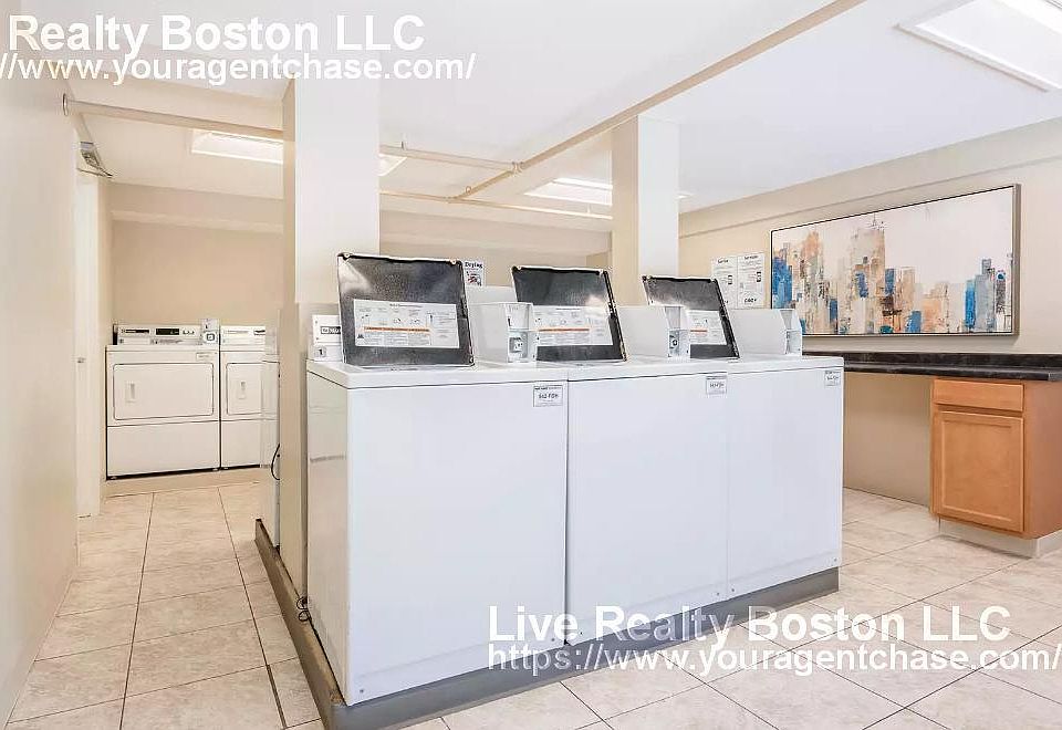 2nd image of 934 Massachusetts Ave APT 5R