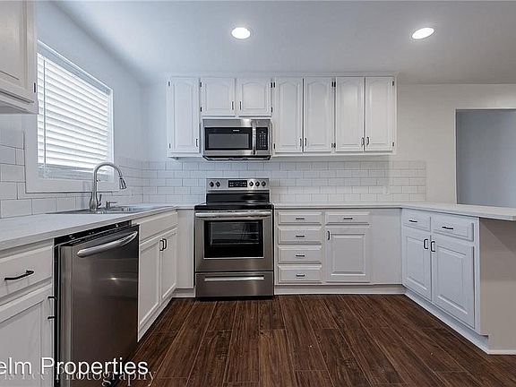 2nd image of 312 E Bean St