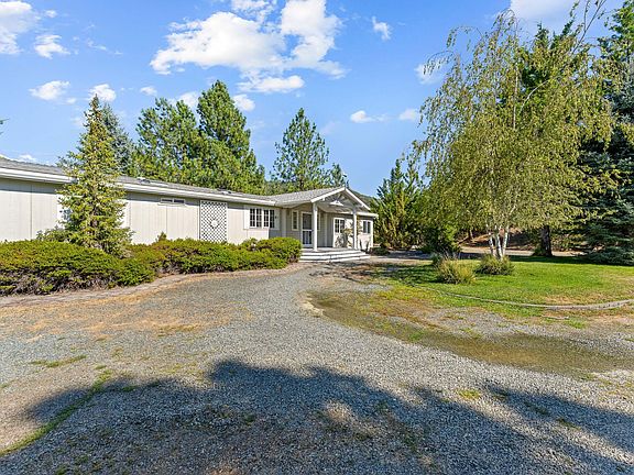 3rd image of 220 Burton Dr