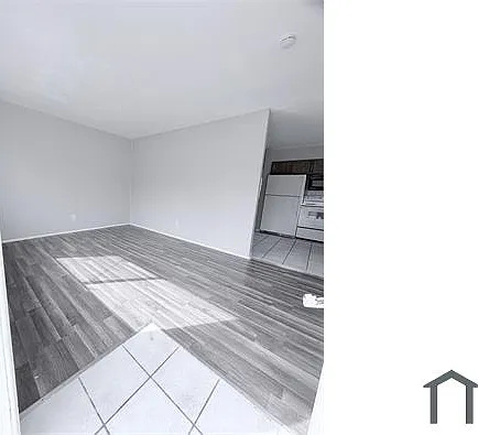 241 Flora Dr — Photo 7