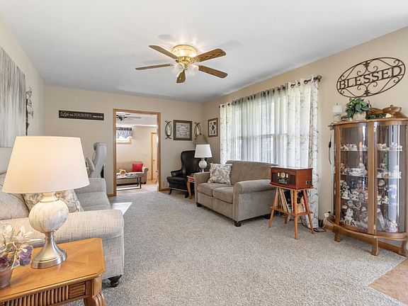 4th image of 306 W 2nd Street