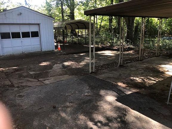 3rd image of 6461 Oak Park Dr