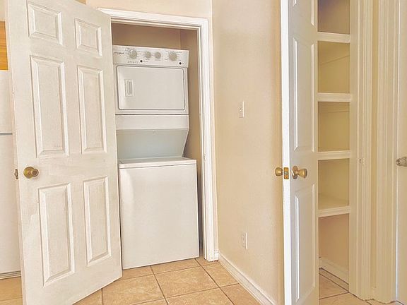 4th image of 606 Buena Vista Dr #A