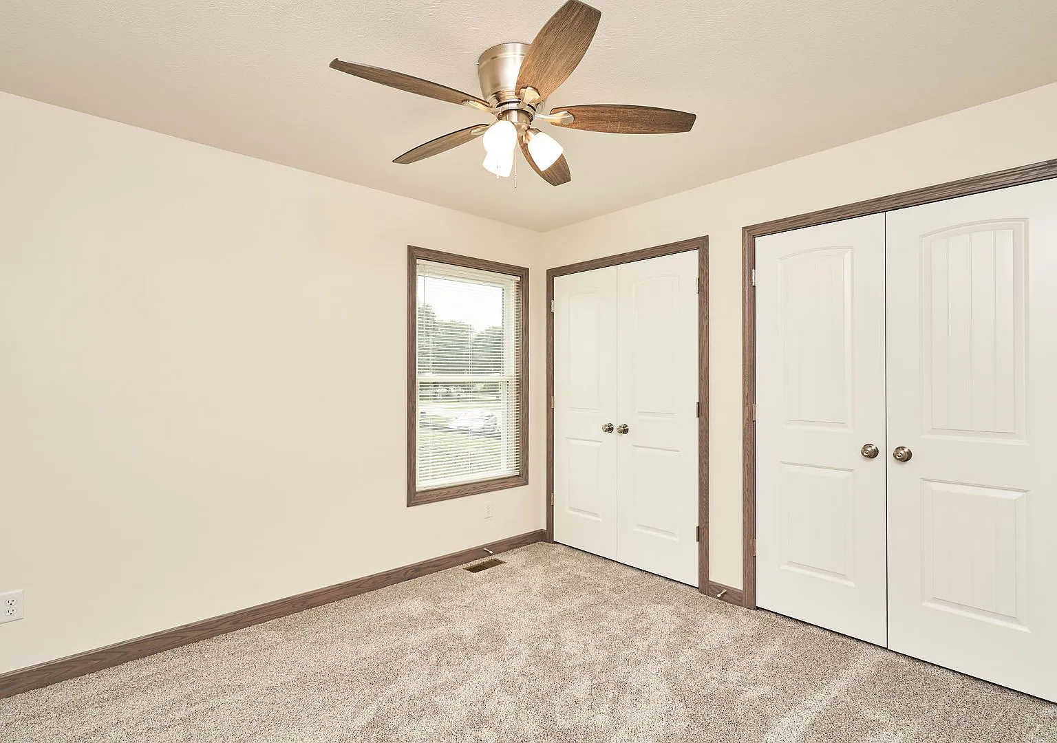 786 Glory Drive — Photo 4