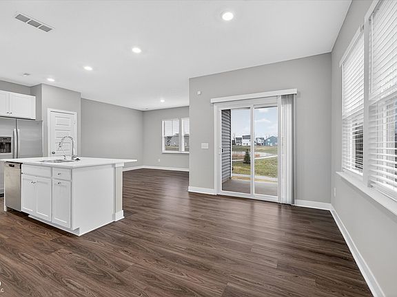 5th image of 9586 Beckett St