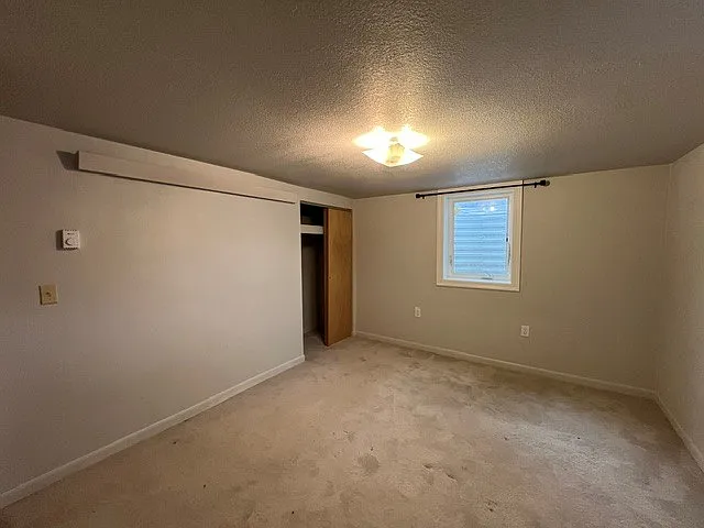 2125 Stirling St — Photo 31