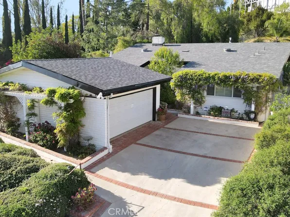 4611 Galendo St, Woodland Hills, CA 91364