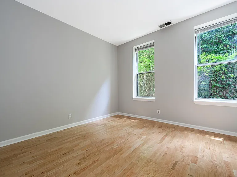 1530 N Throop St #1 — Photo 11
