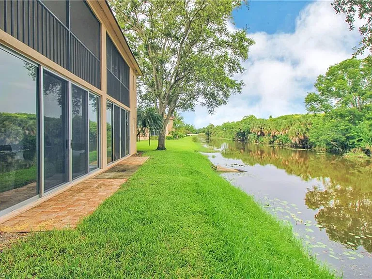 729 Palm View Dr #D4 — Photo 3