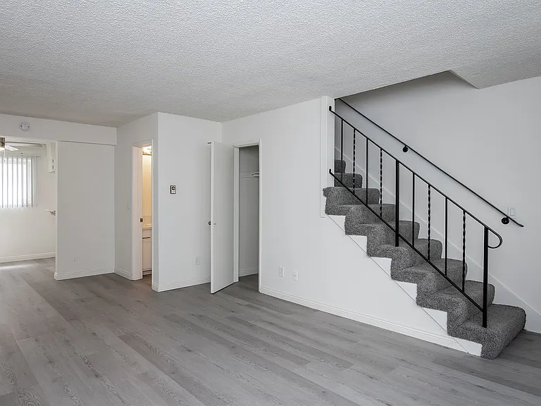 216 Palmetto Dr — Photo 3