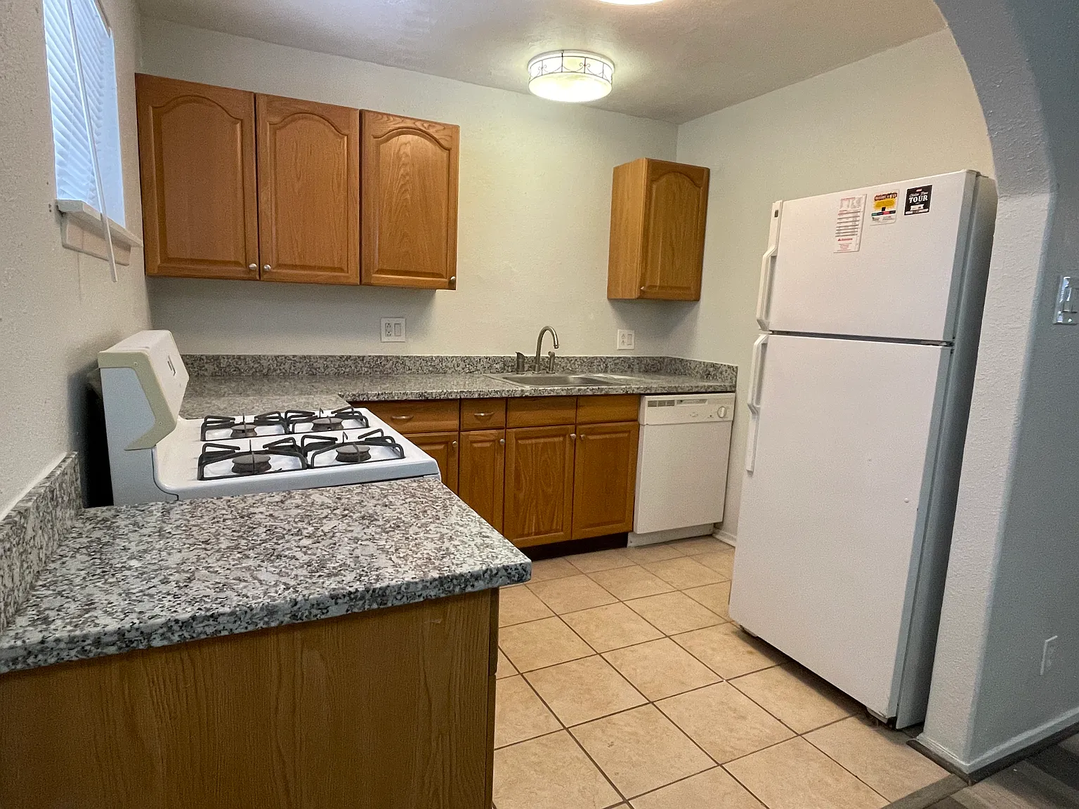 1 bed, 560 sqft, $900 — Photo 2