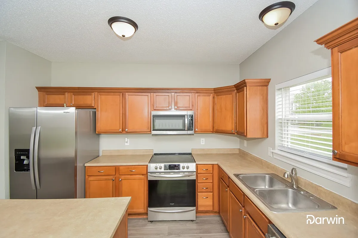 Building Photo - 11531 Long Lake Dr