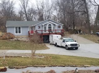 305 NW 83rd St, Kansas City, MO 64118