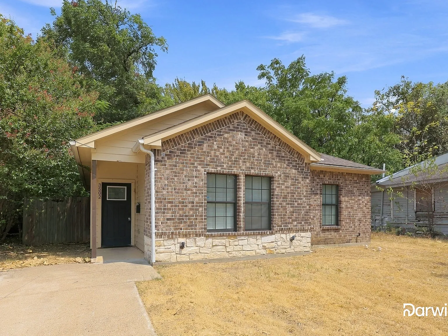 4 bed, 2.0 bath, 1866 sqft, $2,075 — Photo 1