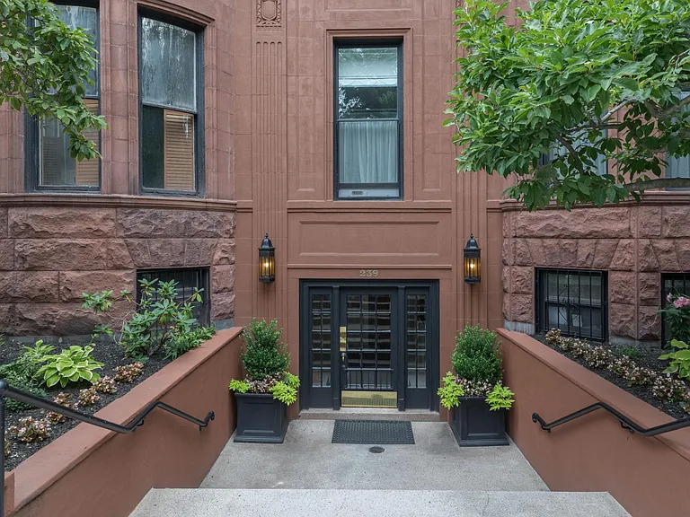 239 Commonwealth Ave #32 — Photo 2