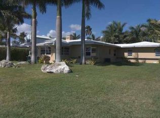 721 N Southlake Dr, Hollywood, FL 33019