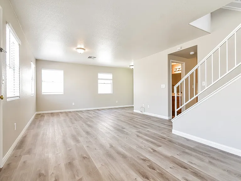 9156 Indian Breeze Dr — Photo 6