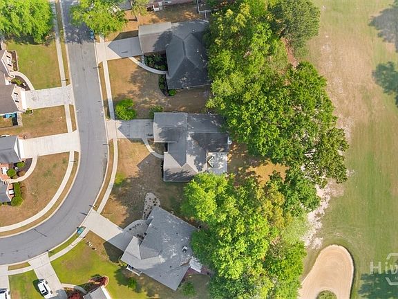 4th image of 406 Roberts Way