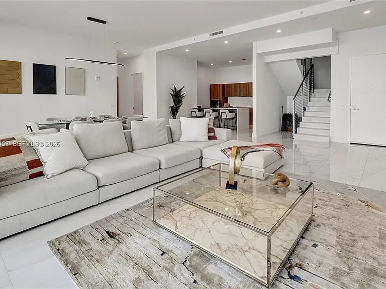 17550 Collins Ave #Penthouse 2 — Photo 4