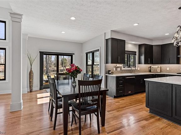 5th image of 1697 Bur Oak Dr