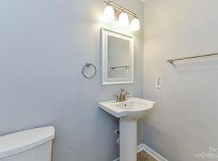 819 Woodington Ln, Charlotte, NC 28214
