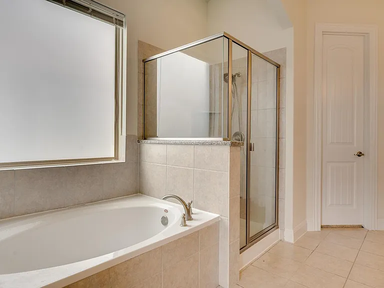 845 Richardson Ln — Photo 22