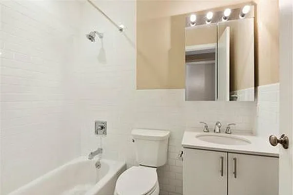 Rented by Keller Williams NYC | media 25