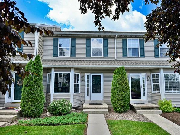 56 Horseshoe Dr, Douglassville, PA 19518
