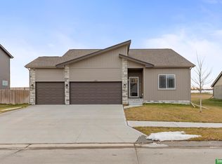 13512 S 55th St, Papillion, NE 68133