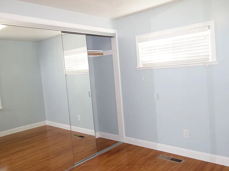 32200 Russell Blvd — Photo 8