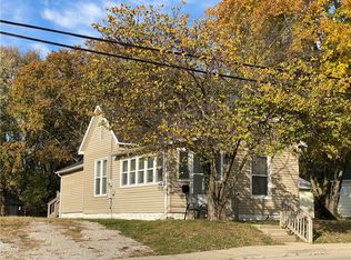 1285 Harrison Ave, Charleston, IL 61920