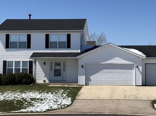 304 Wolf Den Cir, Davis Junction, IL 61020