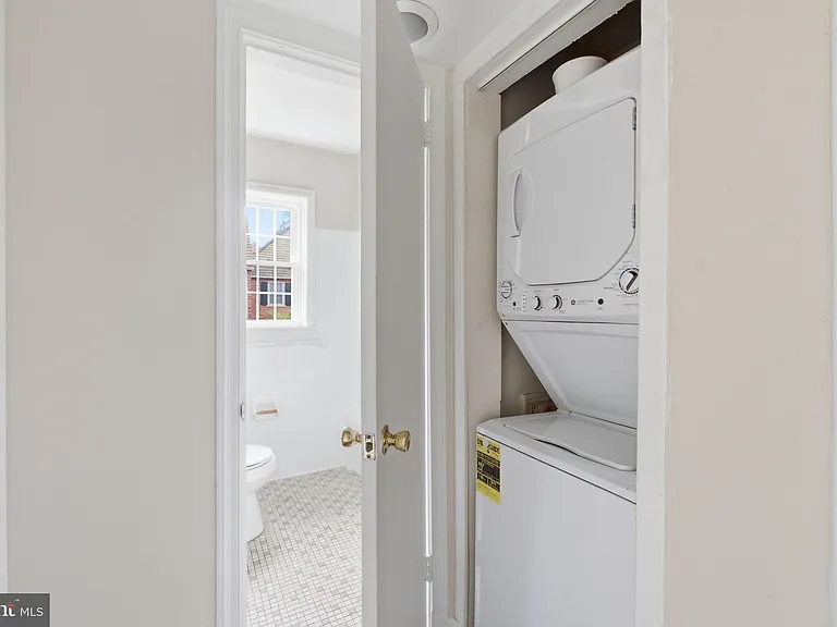 3927 Pennsylvania Ave SE #201 — Photo 6