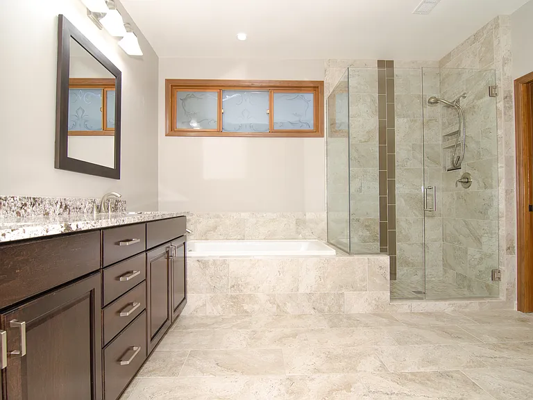 Master suite bathroom