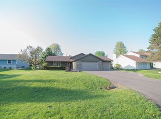 1215 Aldrin Rd, Rockton, IL 61072
