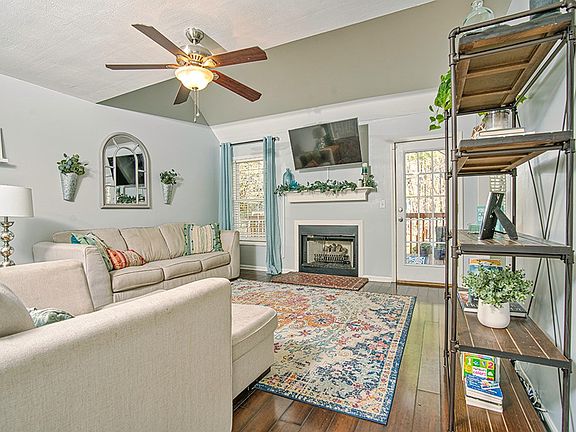 3rd image of 226 Winding Creek Dr