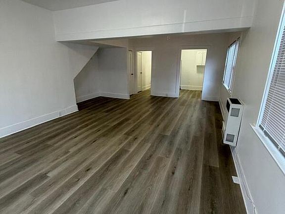 3rd image of 433 W 4th St #433