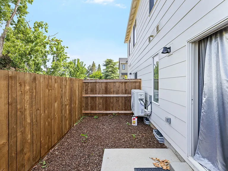 2028 Sunset Dr #2 — Photo 23