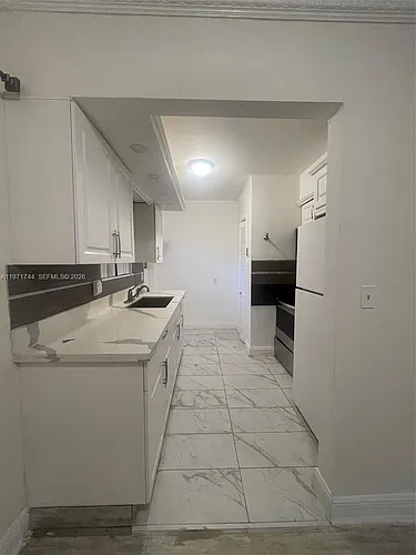 121 NE 169th Ter Photo 1