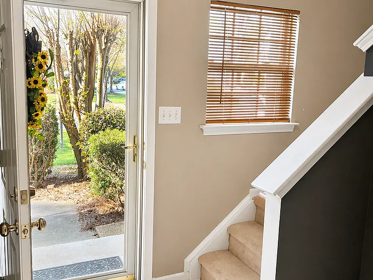 4807 Cottage Oaks Dr — Photo 2